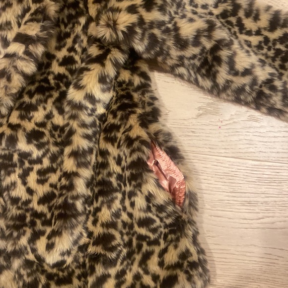 Size XS Volcom faux fur leopard print coat - Picture 2 of 3